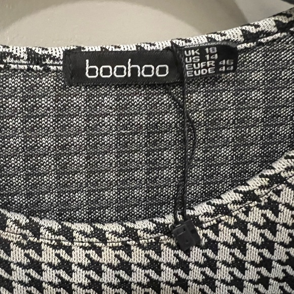 Boohoo Houndstooth Babydoll Dress with Ruffle Short Sleeve in Women’s US Size 14 - Picture 5 of 5